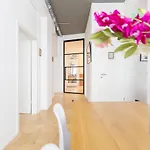 Boutique Lofts & Am Park Apartahotel