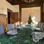 Boutique Lofts & Am Park Apartahotel