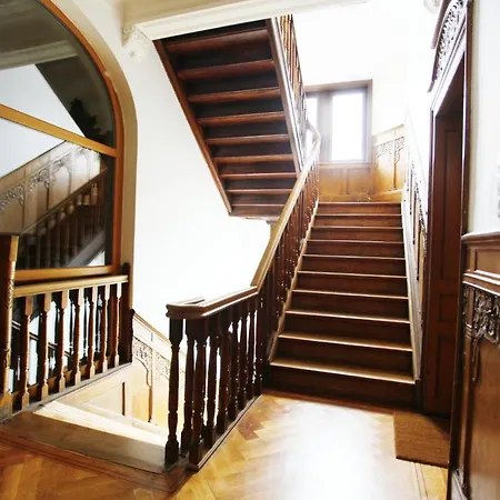 Aparthotel Boutique Lofts & Am Park 3*