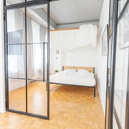 Boutique Lofts & Am Park Apart-hotel