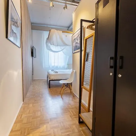 Boutique Lofts & Am Park 4*