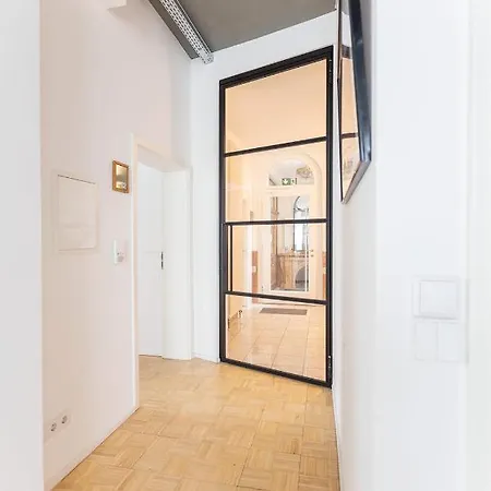 Boutique Lofts & Am Park 4*