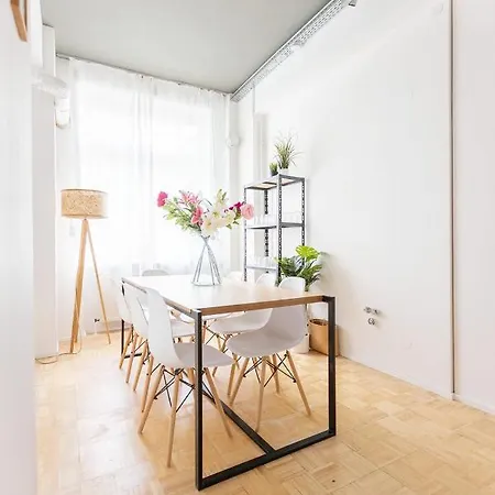 Boutique Lofts & Am Park 4*