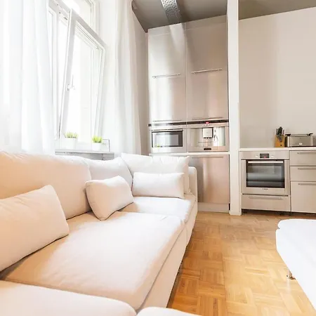 Boutique Lofts & Am Park 3*