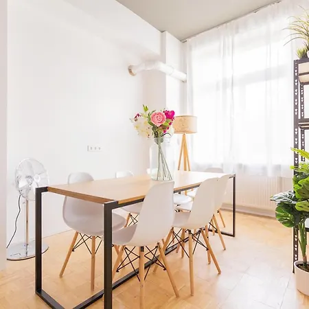 Boutique Lofts & Am Park