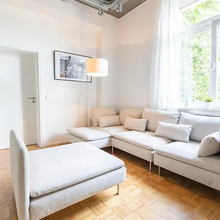 Boutique Lofts & Am Park 4*