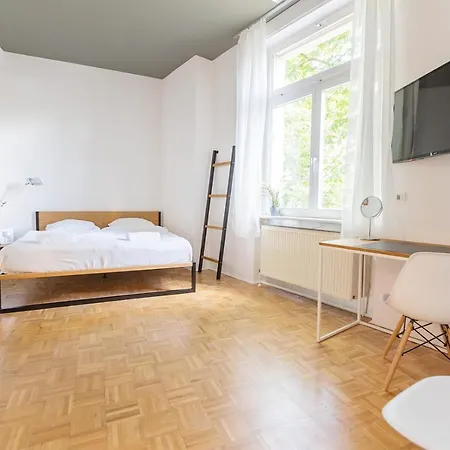 Boutique Lofts & Am Park 아파트호텔 4*