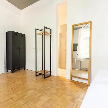 아파트호텔 Boutique Lofts & Am Park 4*