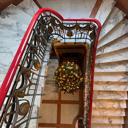 Boutique Lofts & Am Park 4*