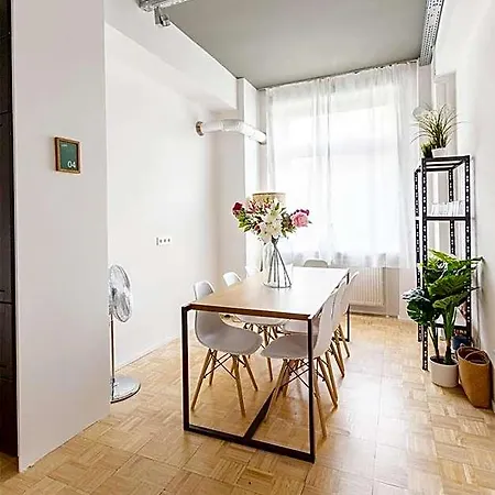 Boutique Lofts & Am Park 4*
