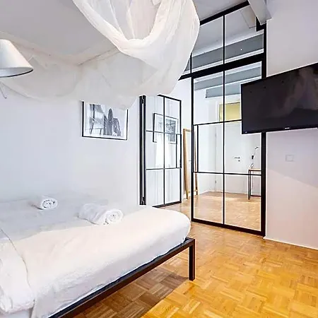 Boutique Lofts & Am Park 4*