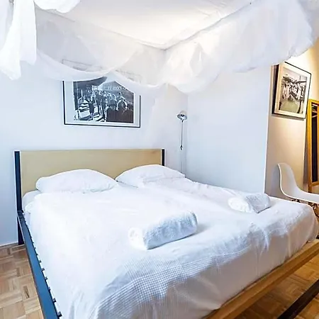 Boutique Lofts & Am Park 4*