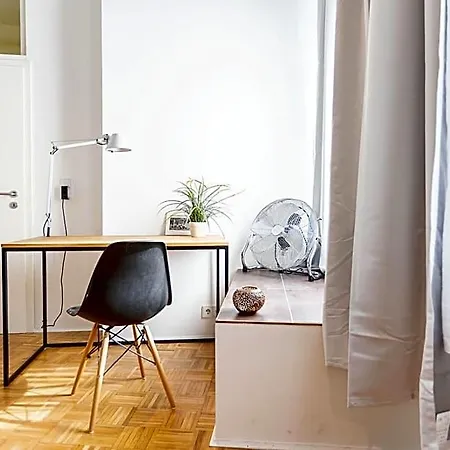 Boutique Lofts & Am Park 4*