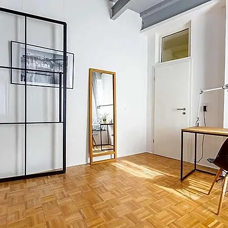 Boutique Lofts & Am Park 아파트호텔 4*