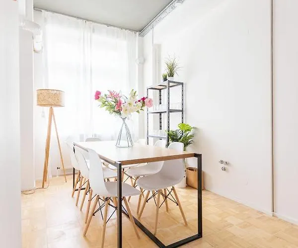 Boutique Lofts & Am Park 4*