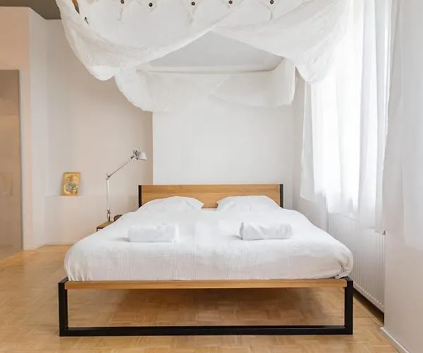 Apartmanhotel Boutique Lofts & Am Park