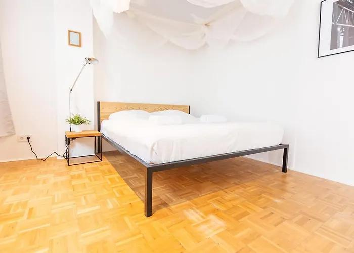 Apartmanhotel Boutique Lofts & Am Park 4*