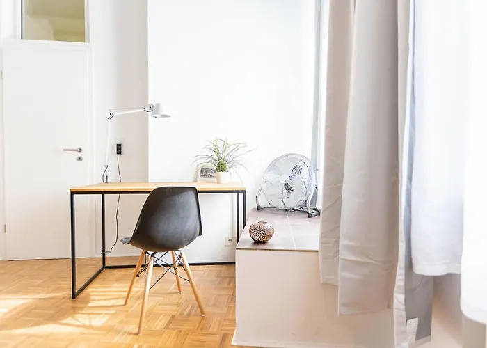 Boutique Lofts & Am Park 4*