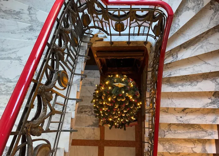 Boutique Lofts & Am Park 4*